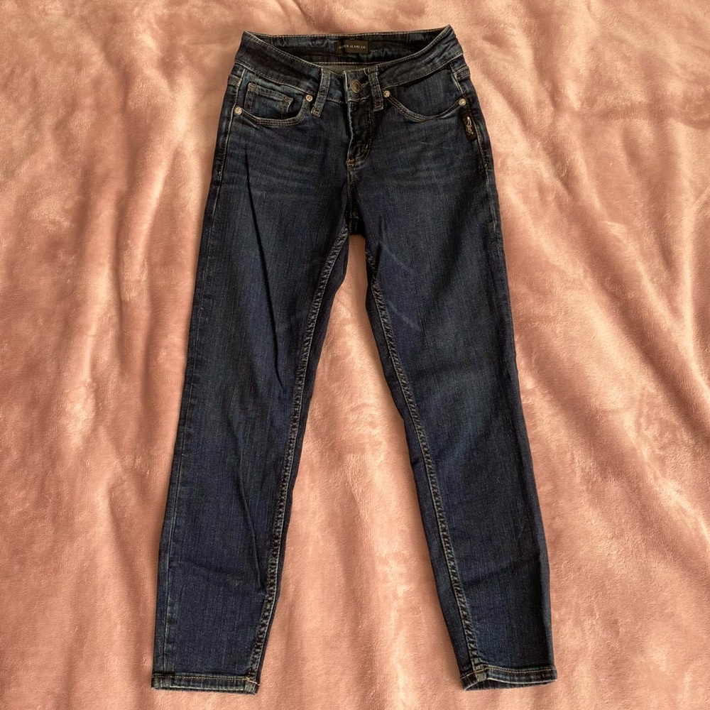 Silver Jeans Co suki skinny crop dark wash midrise jeans